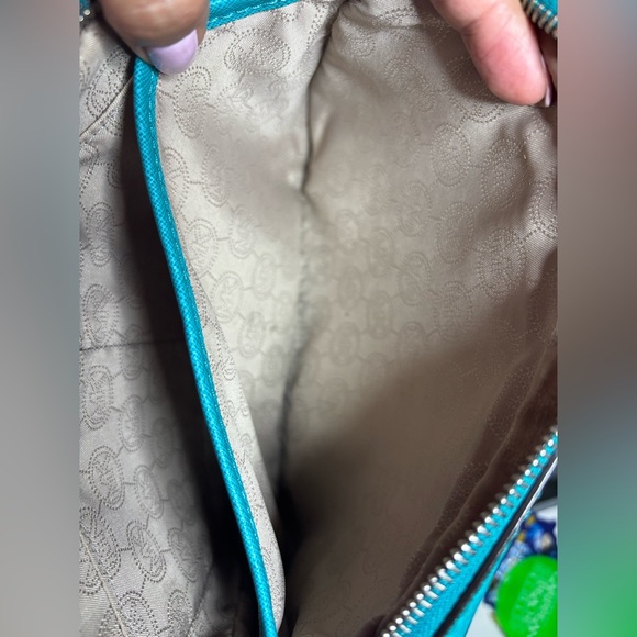 Turquoise Michael Kors crossbody - Picture 6 of 6